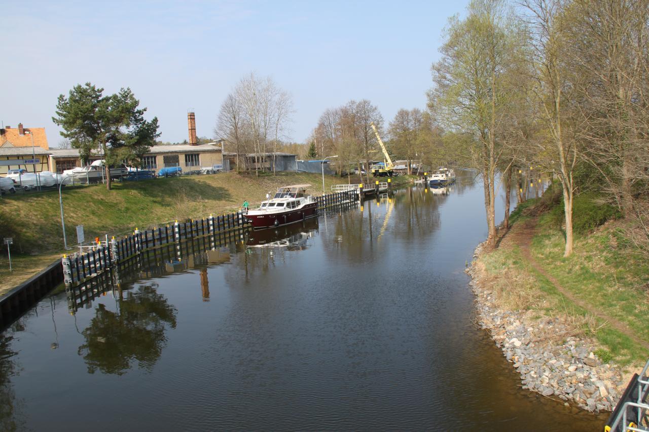 Hotel Zum Birkenhof Stechlin Exterior photo